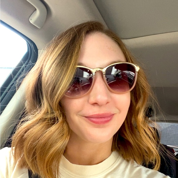 Meet your Posher, Cheryl - Picture 1 of 1